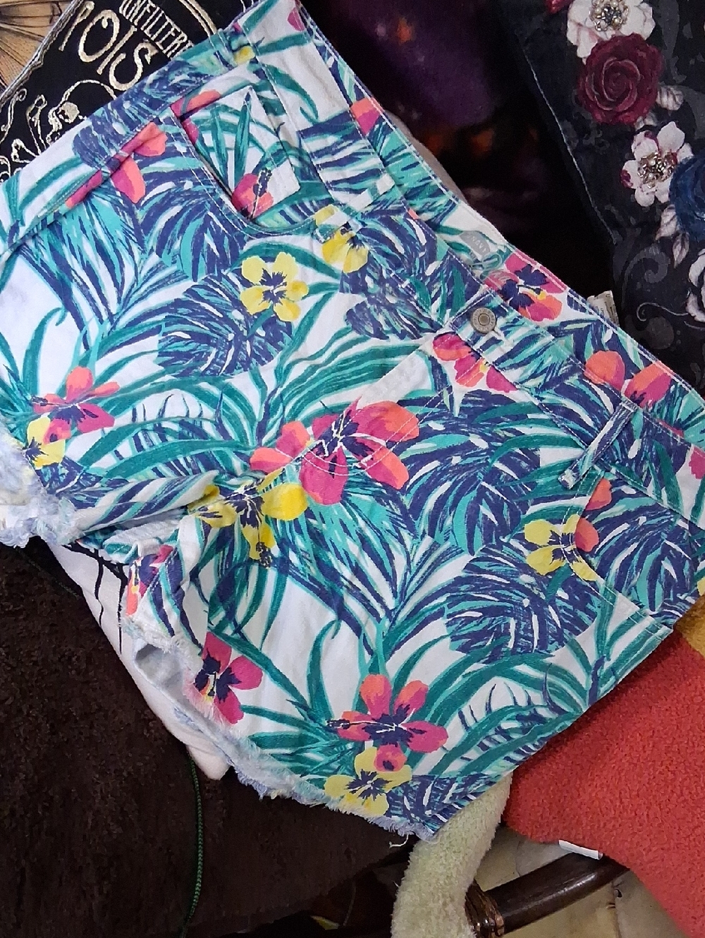 Vintage Old Navy White Floral Palm Print Jean Shorts